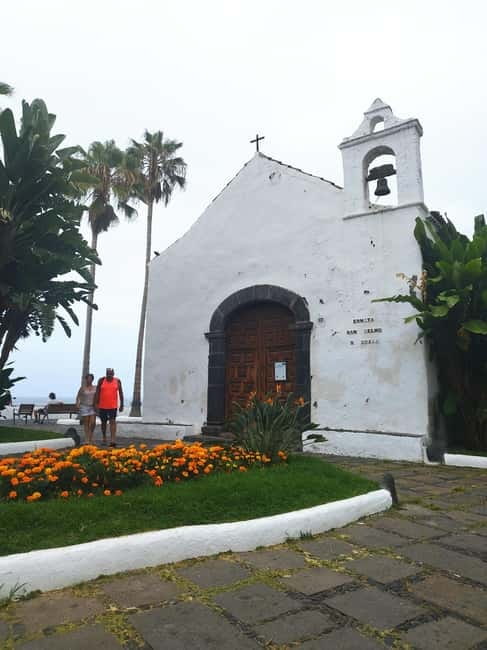 1-2 hour walking route through Puerto de la Cruz, Tenerife - San Telmo viewpoint: when the coast takes the lead