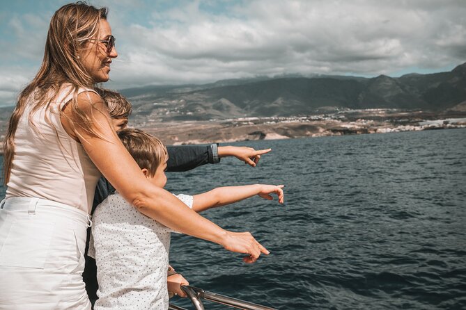 3-hour catamaran excursion along the Costa Adeje - The crew vibe: attentive guidance from Mateo and Captain Eeka
