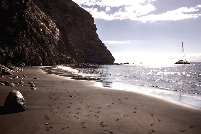 5 hr watching and listening whales and dolps. Visit Los Gigantes - Masca Bay Swim and Snorkel in Clear Water