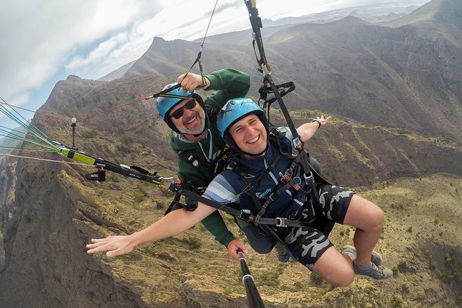 Acro Paragliding Adventure in Costa Adeje with FREE Pickup !! - Getting there with less stress: free pickup and the Costa Adeje area