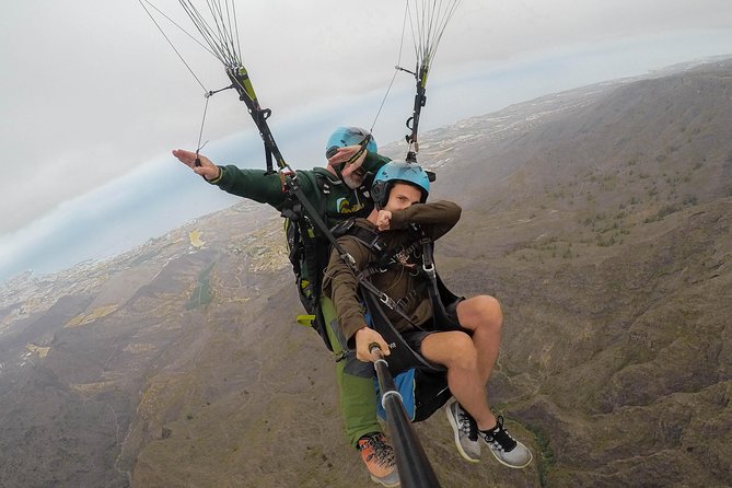 Acro Paragliding Adventure in Costa Adeje with FREE Pickup !! - Safety and comfort checklist: what to bring and what limits apply