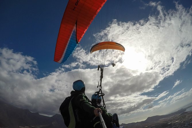 Acro Paragliding Adventure in Costa Adeje with FREE Pickup !! - Your acro tandem flight: maneuvers, speed, and what to expect