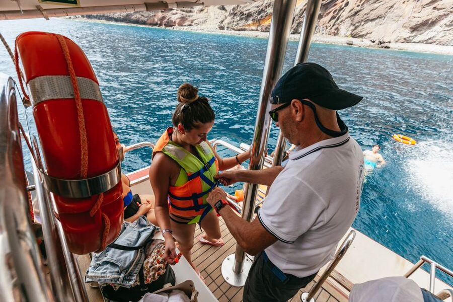 Adeje: Whale and Dolphin Watching Cruise with Lunch and Swim - Food and drinks included: what you should expect at $59