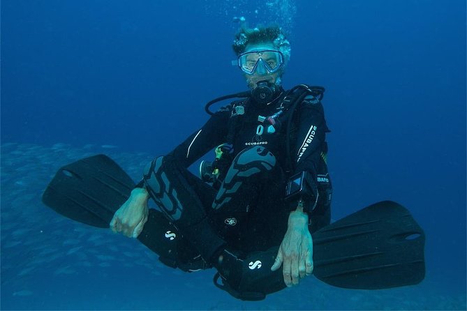 ADVANCED OPEN WATER CERTIFICATION - Improve your scuba diving skills up to 30m ! - Entering LJ Diving Tenerife, Las Galletas
