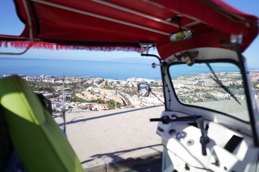 Costa Adeje: Double Tuk Tuk Tour - Meeting at Hotel Best Jacaranda and settling in for the ride