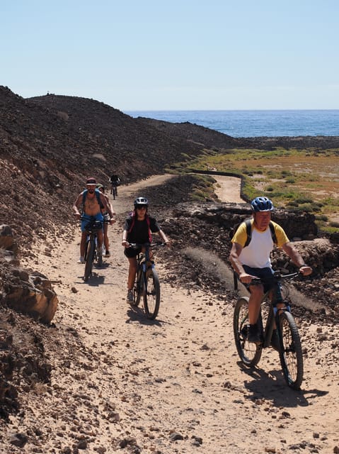 Discover Lobos en Ebike on Your Own - Picking up your e-bike: what to bring and how to ride it