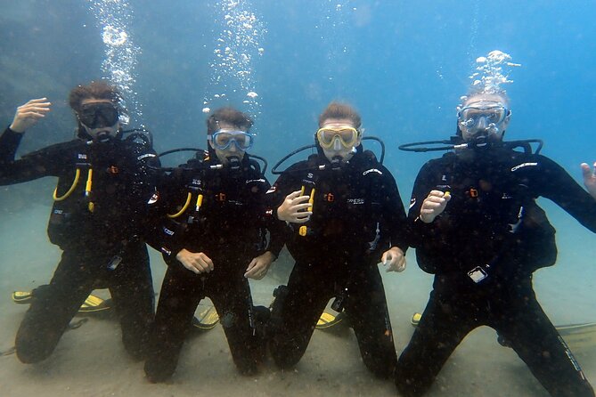 Discover Scuba Diving . First Experience underwater - The in-water plan: basic exercises first