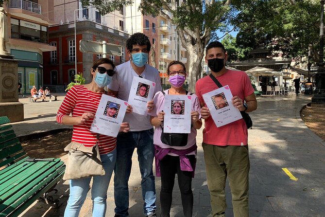 Escape game in Santa Cruz de Tenerife - Starting at Plaza de España, Then the City Becomes the Clues