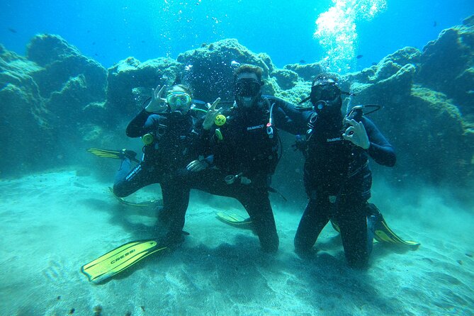 Fun Dive With Scuba Point in Los Cristianos - Entering Los Cristianos: The Gear-First Start
