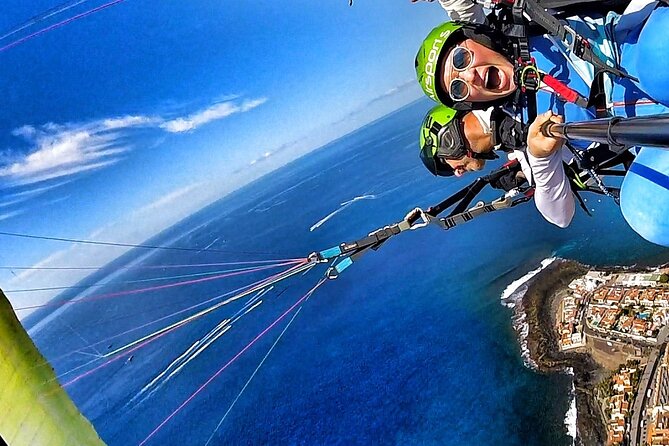 GOLD paragliding flight including videos/photos, t-shirt and a bottle of Cava - Gold package perks: t-shirt and Cava, plus the value of better airtime