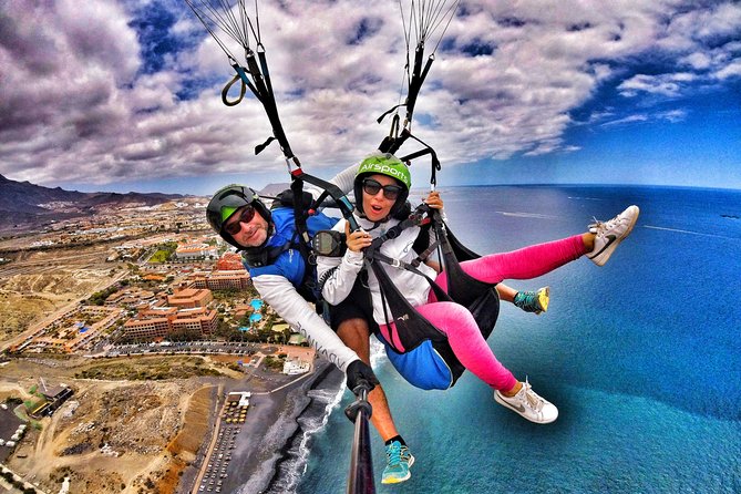 GOLD paragliding flight including videos/photos, t-shirt and a bottle of Cava - Who this is best for, and who should think twice