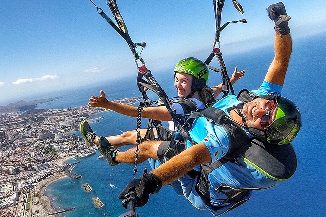 GOLD paragliding flight including videos/photos, t-shirt and a bottle of Cava - The takeoff run: simple, coached, and condition dependent