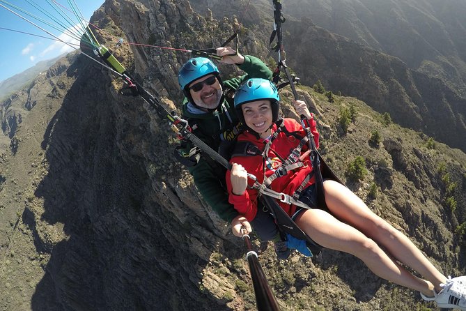 High Performance Paragliding Tandem Flight in Tenerife South - Where You Take Off and Why It Changes (700 m vs 1,000 m)