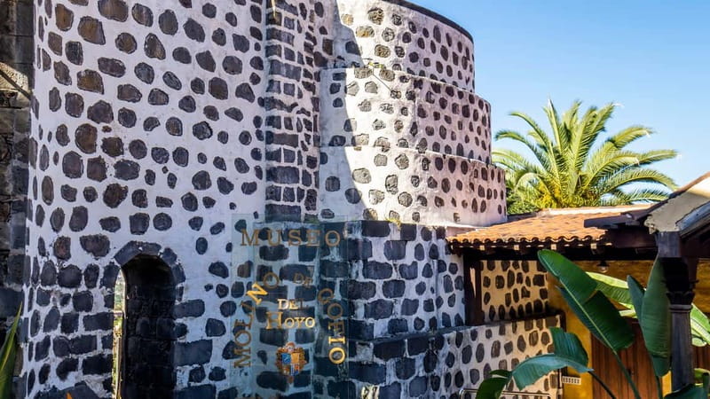 La Orotava:Casa de los Balcones & Molino del Hoyo Gofio Mill - Audio guide style: how to get the most out of QR code and multilingual narration