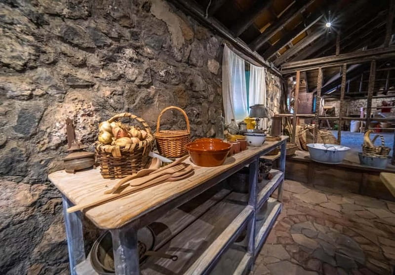La Orotava:Casa de los Balcones & Molino del Hoyo Gofio Mill - Who this Twin Ticket suits best