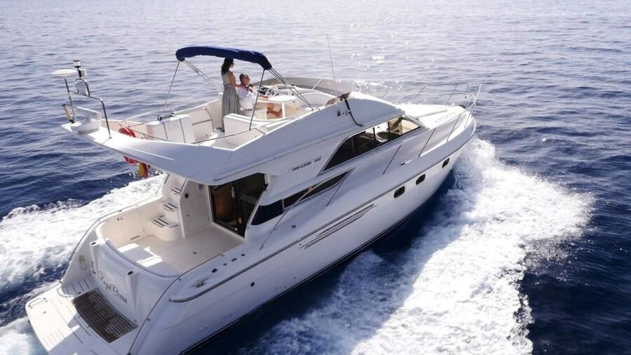 Las Galletas: Private Luxury Yacht Cruise with Lunch - Food and drinks: the chef-made details that make lunch feel special