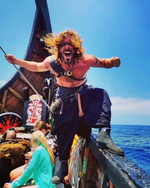 Los Cristianos: Whale Watching Cruise w/Swim Stop & Drinks - Getting to Puerto de Los Cristianos: The Start You Shouldn’t Rush