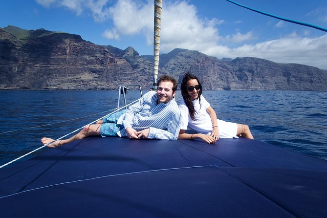 Los Gigantes Whale Watching Charter by Sail Boat - Food and Drinks on Board: A Real Meal Stops the Day From Feeling Cut Short