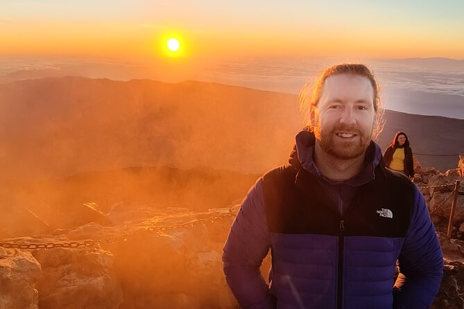 Night Hike to Summit of Teide for Sunrise and the Volcano Shadow - Meeting point and timing: Parador del Teide is the anchor