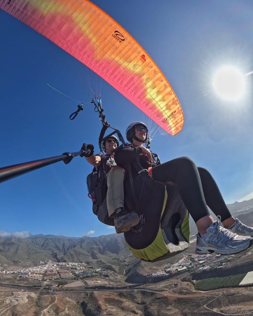 Paragliding flight with a Spanish Champion 2021/2022. - Flying with Spanish Champion Lorenzo Nadali in Tenerife’s South