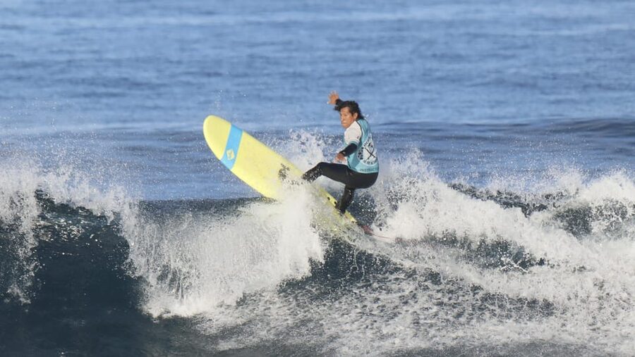 Playa de Las Americas: Surfing Group Lesson with equipment - Where you meet, and how to find the surf center fast