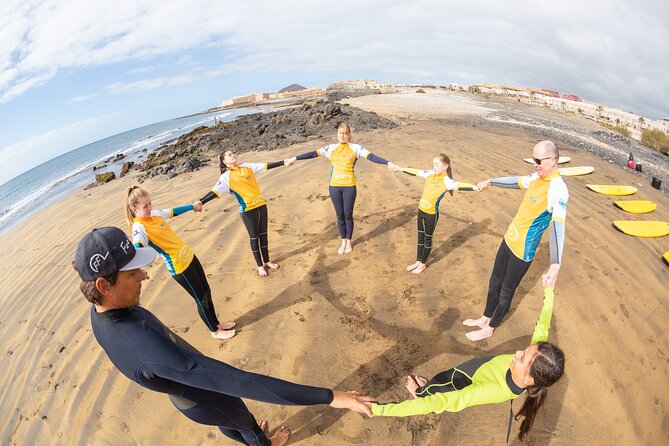 Private Family Surf Lesson - Your kids’ comfort matters: what the instructor attention looks like