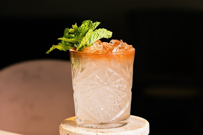 Professional Cocktail Masterclass - Rafael and the staff: coaching that feels personal