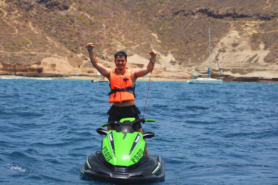 Puerto Colón: Kawasaki Jet Ski Tour Along Tenerife's Coast - Guides, Languages, and Group Size: Why It Feels Controlled