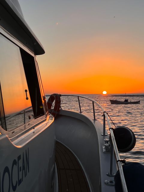Puerto Colon : Shared/private boat trip with snack & Drinks - The crew and onboard vibe: why service feels personal