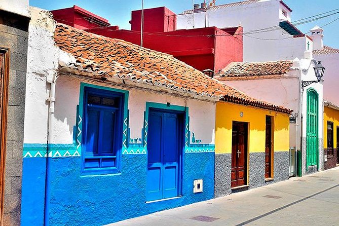 Puerto de la Cruz City Tour with Transfers - Getting there in an air-conditioned coach (and what to expect)