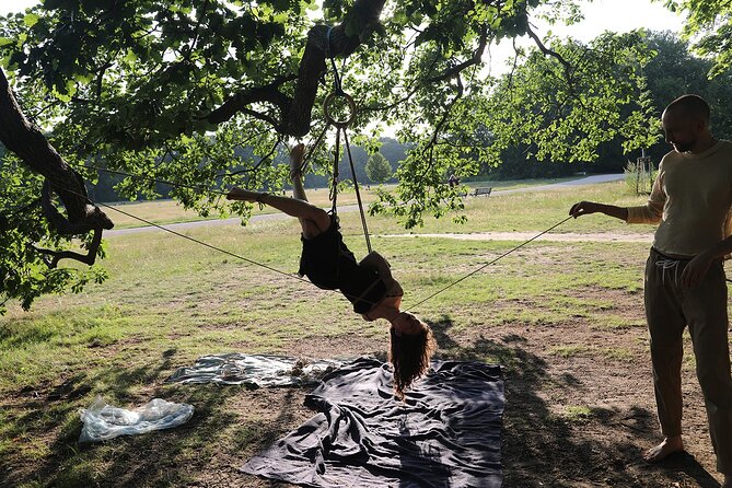 Shibari on the Beach - Ben and Kat, and why step-by-step feels approachable