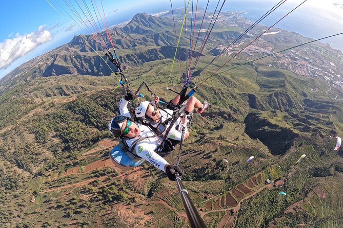 SILVER 1000m paragliding tandem flight above South Tenerife - 30-40 minutes over the south: thermals, views, and pilot commentary