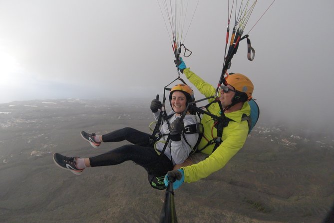 Tandem paragliding in Tenerife - Equipment and physical requirements you should take seriously