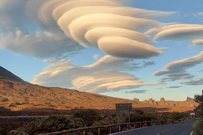 TEIDE NIGHT Astronomy Stargazing Bus Tour, Meal & Drinks included! - Lasers, constellations, and the provided telescopes
