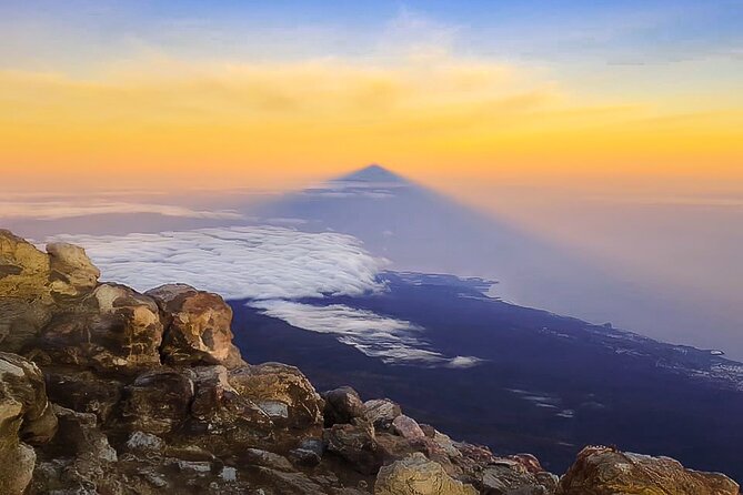 TEIDE NIGHT, Stargazing Bus Tour, Meal & Drinks included! - Dinner first: the smart move before Teide gets cold