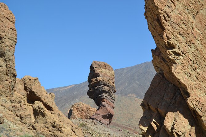 TEIDE: VIP tour - Stop 2, Mirador La Tarta: the rock layers that look like pie