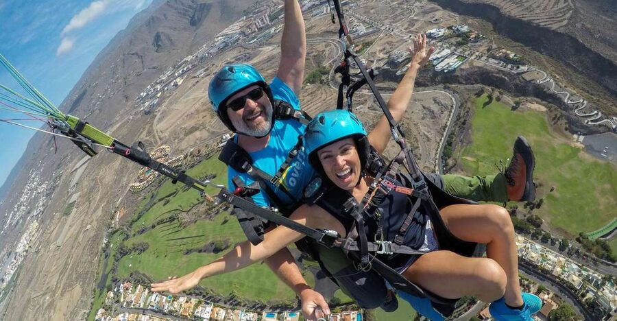 Tenerife: Acrobatic Paragliding Tandem Flight - Wingovers and deep spirals: where the adrenaline really kicks in