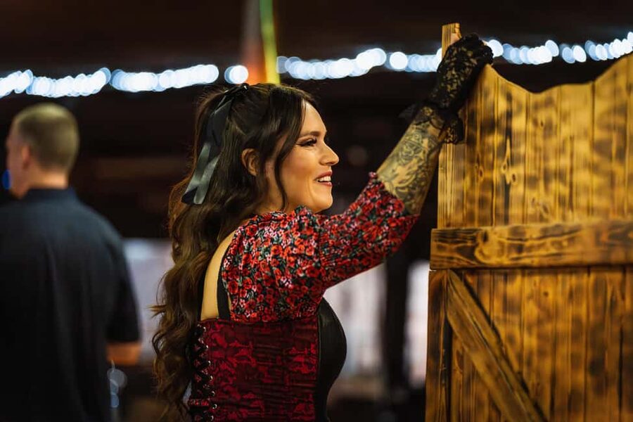 Tenerife : Musical show "the wild south" with dinner and transfer - Why the Old West Saloon setting matters in Tenerife