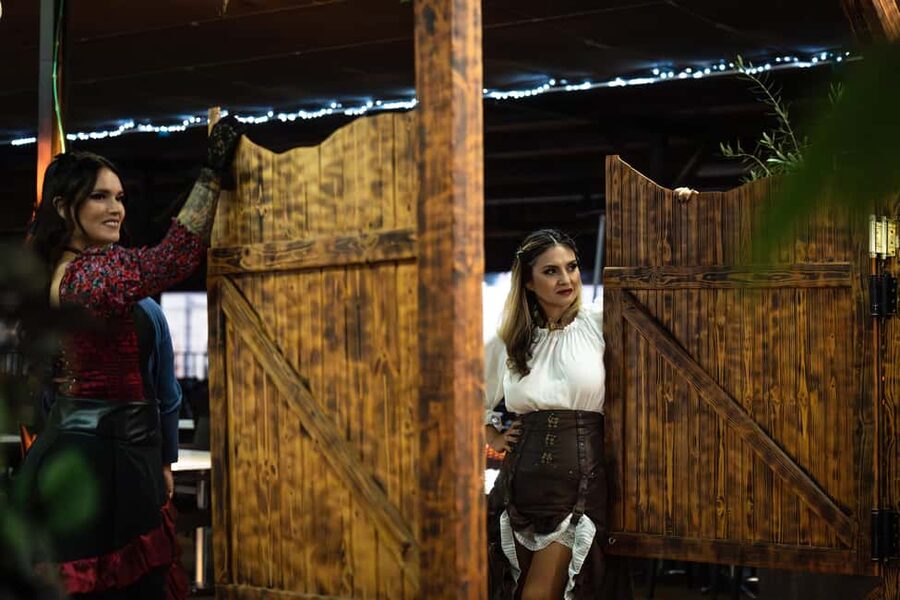 Tenerife : Musical show "the wild south" with dinner and transfer - Performers, acrobatics, and why the pacing feels big