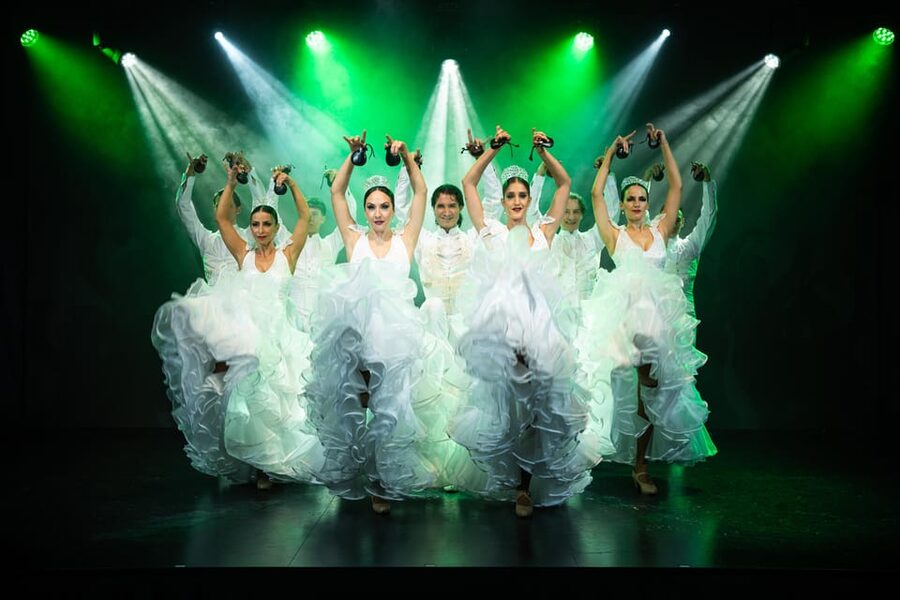 Tenerife : Olé Flamenco Show by Fran Chafino Ticket - Where the show happens, and why the room style helps