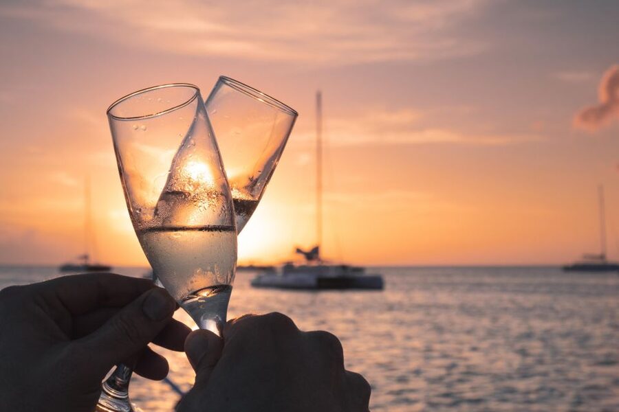 Tenerife: Private Boat Charter with Tapas & Drinks - Tapas and unlimited premium drinks: the onboard comfort factor