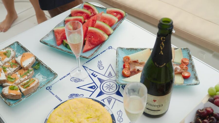 Tenerife: Private Luxury Yacht Sunset Cruise - Dolphins, turtles, and other wildlife: what to expect and how to increase your odds
