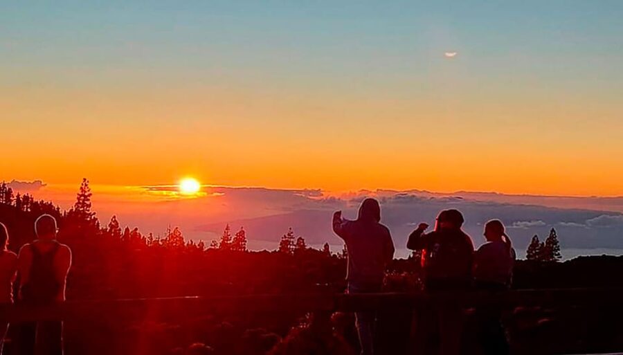 Tenerife: Sunset Night Tour and Stargazing at Teide + Dinner - Two Teide National Park stops, and why the sequence matters
