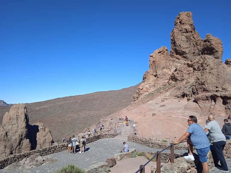 Tenerife: Teide, Icod de los Vinos & Garachico Full Day Tour - Guides and Languages: What You Can Expect From the Live Commentary