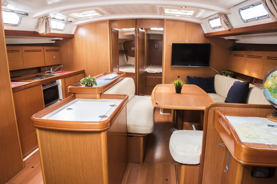 Tenerife: Whale and Dolphin Watching Tour by Sailboat - Food, Drinks, and the On-Board Shower (Small Details, Big Impact)